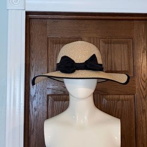 Women’s Grass Hat w/Black Bow